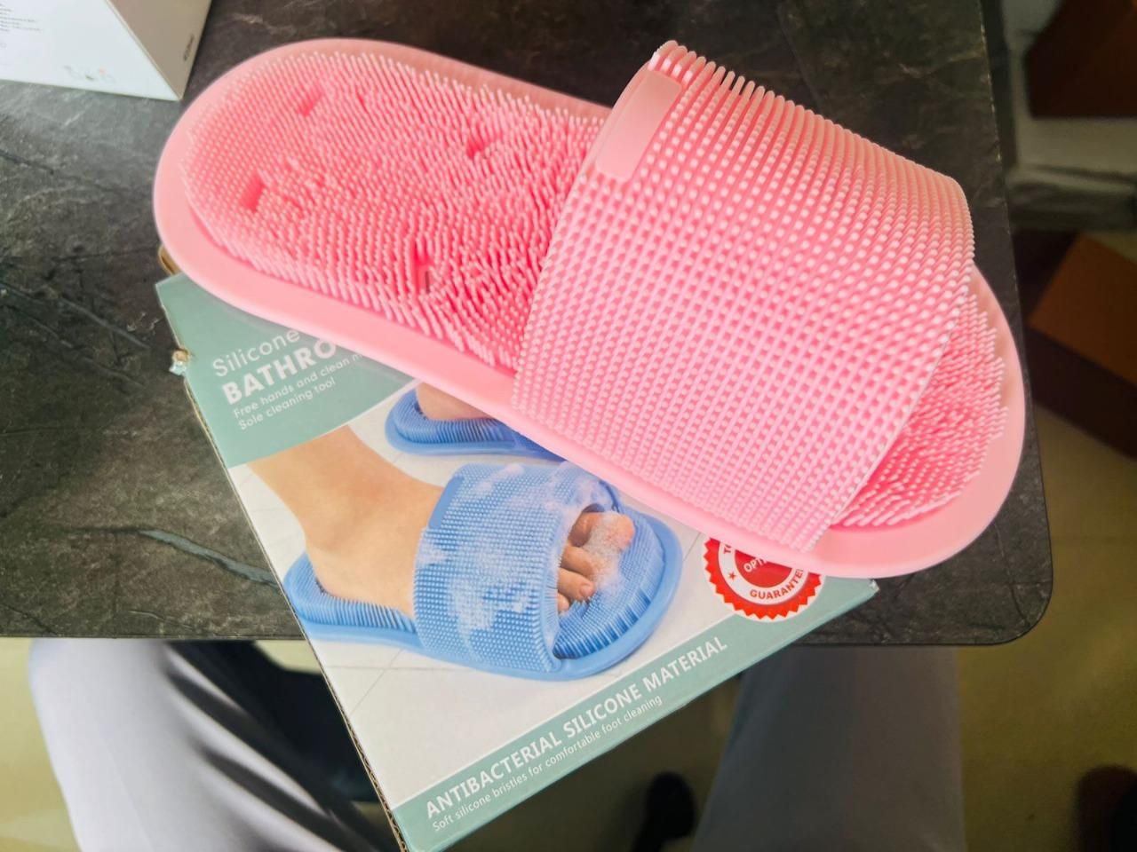 Shower Foot Scrubber with Non-Slip Suction Cups nmwwyb-dg